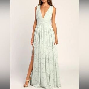 LULUS Sweet Sophistication Sage Green Burnout Floral Maxi Dress SIZE MEDIUM NWT